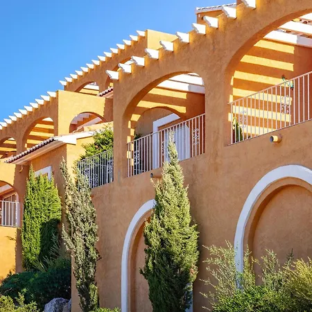 Cala * بينيتاشيل